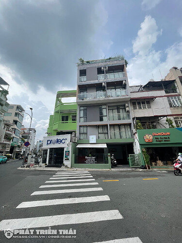 Bán nhà góc 2MT Quận 1 TPHCM 3